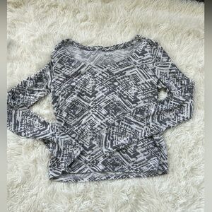 MUDD gray and white long sleeve cropped shirt  size large
